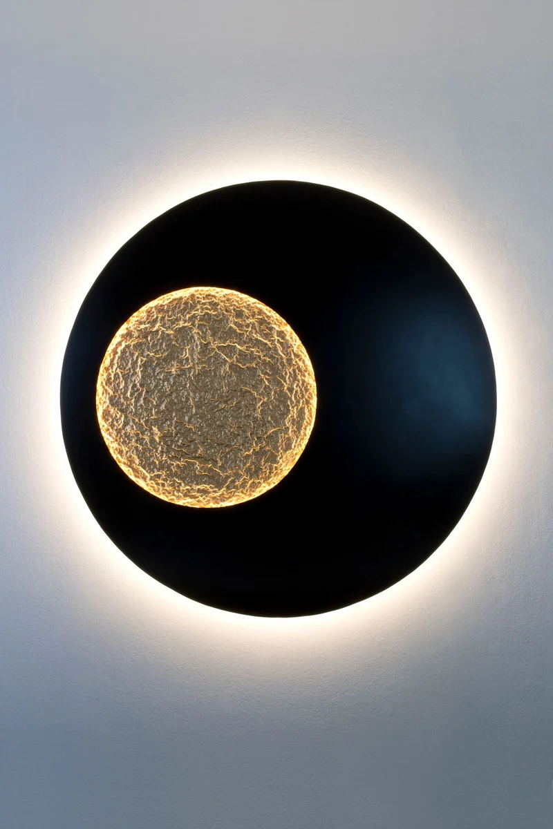 LED-Wandleuchte Luna Mega Xxl dimmbar gehämmert mit Scheibe