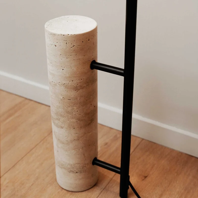 s.luce Velo Stehleuchte Travertin-Stein 180cm Schwarz