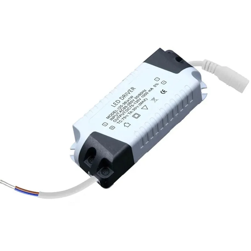 LED Treiber 1-3W 300mA Konstantstrom Kompakt Netzteil ~1108