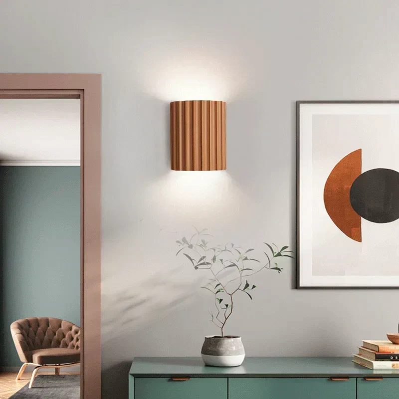 Kunststof Wandlamp met Artistiek Design Warm & Koud Licht LED Verlichtingsarmatuur voor Modern Interieur | Sansoti
