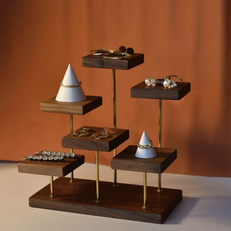 Sieradenstandaard Notenhout met Messing Trappen Display Organizer voor Horloges Ringen Oorbellen Webshop | Sansoti