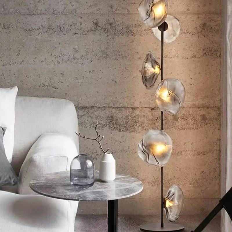 Sculptural vloerlamp met glazen kappen metalen frame moderne woonkamer slaapkamer sfeerverlichting design | Sansoti