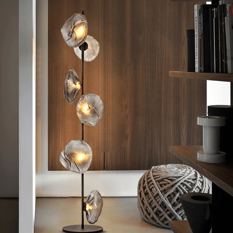 Sculptural vloerlamp met glazen kappen metalen frame moderne woonkamer slaapkamer sfeerverlichting design | Sansoti