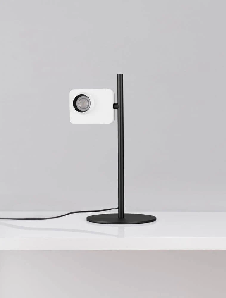 Kedros LED Tischleuchte 3000K mit Lampenfuß