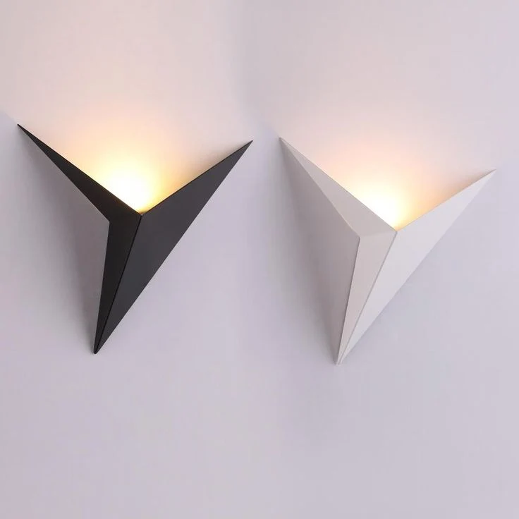 Geometrische Wandlamp Driehoek LED Dimbaar Nordic Design Zwart Wit Goud Verlichting Woonkamer Slaapkamer | Sansoti