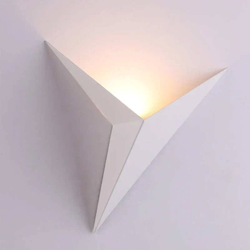 Geometrische Wandlamp Driehoek LED Dimbaar Nordic Design Zwart Wit Goud Verlichting Woonkamer Slaapkamer | Sansoti
