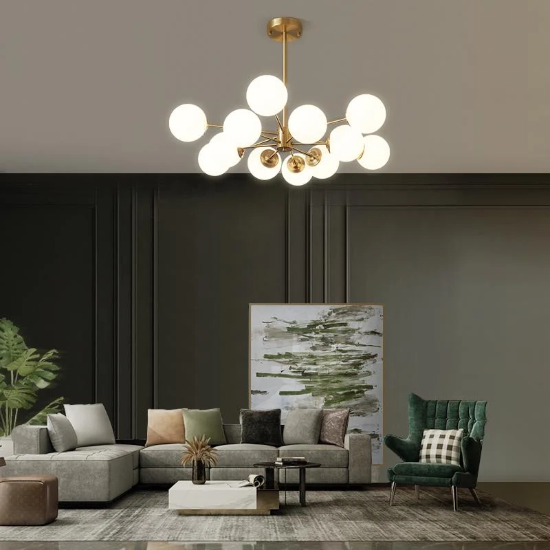 Moderne tweelaagse sputnik kroonluchter met 12 opaal glazen bollen in messing afwerking – mid century design hanglamp 90 cm | Sansoti