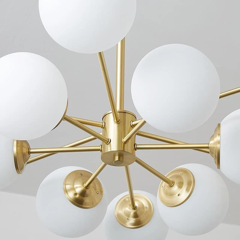 Moderne tweelaagse sputnik kroonluchter met 12 opaal glazen bollen in messing afwerking – mid century design hanglamp 90 cm | Sansoti