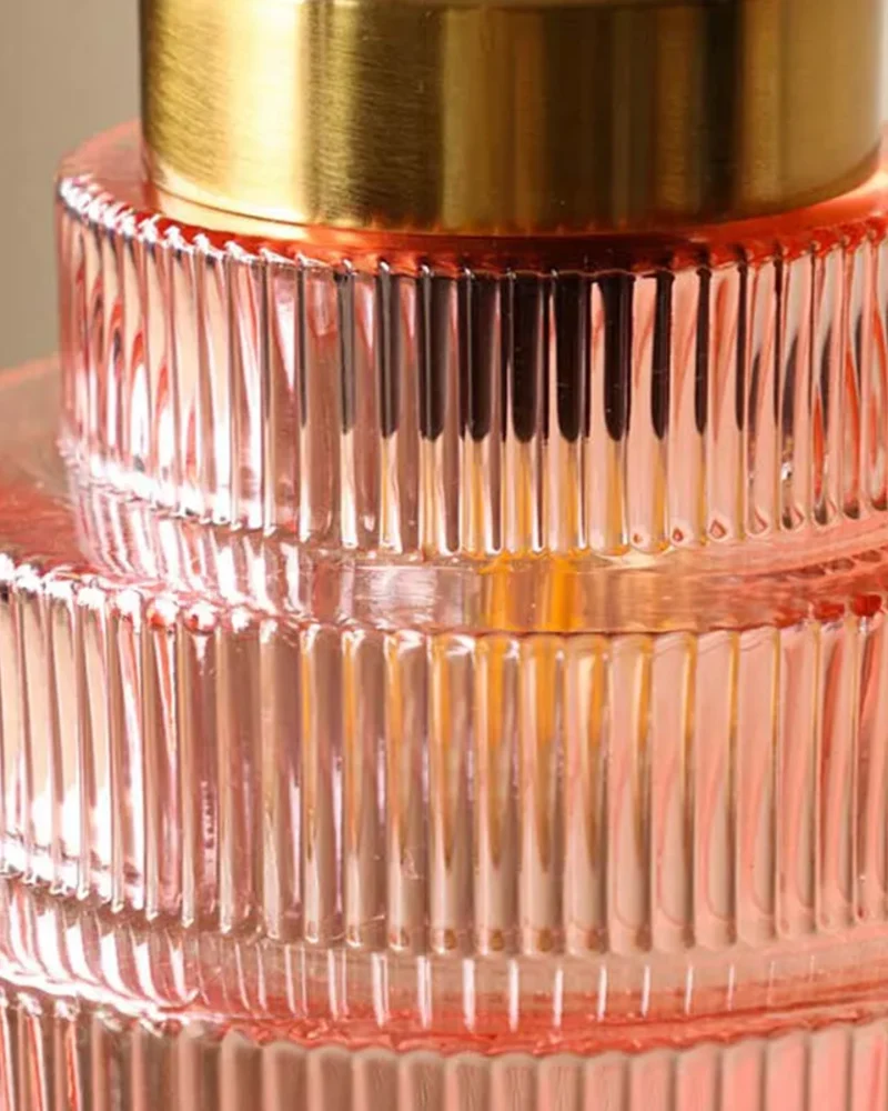 Moderne trapsgewijze glazen hanglamp met gouden detail voor eetkamer en woonkamer – luxe design verlichting | Sansoti