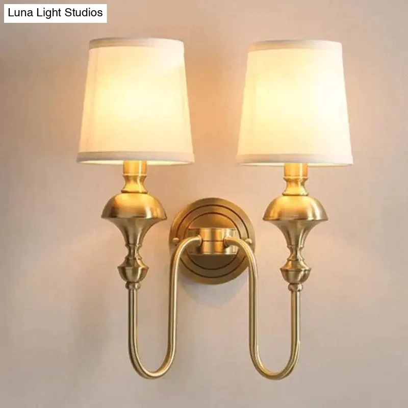 Koperen Wandlamp met Kegel Lampenkap - Enkele of Dubbele Kop - Elegant Design voor Slaapkamer en Gang | Sansoti