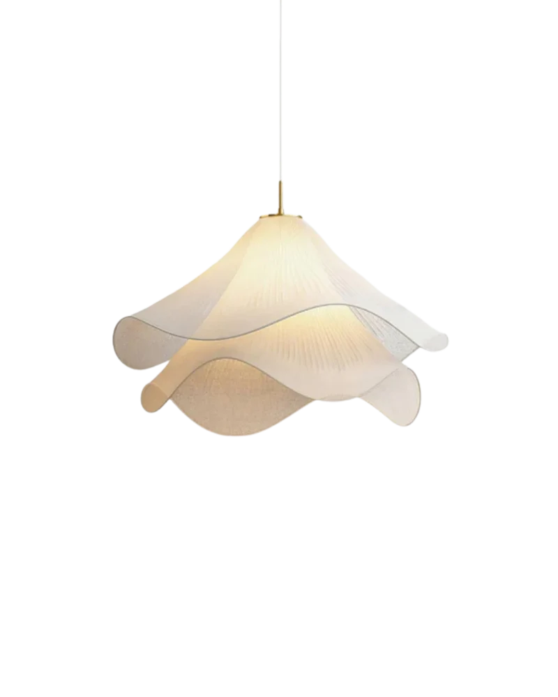 Elegante Bloemvormige Hanglamp Met Gelaagde Stoffen Kap En Gouden Accent | Sansoti