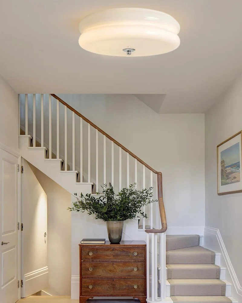 Art Deco Plafondlamp In Beige Met Chroom Accent En Warme Sfeerverlichting | Sansoti