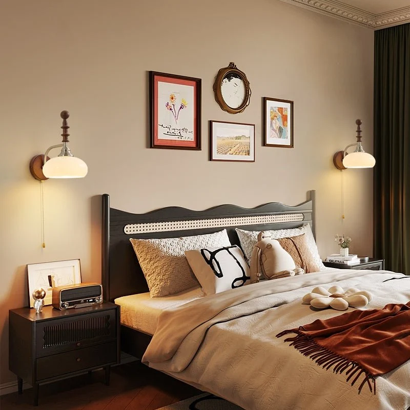 Vintage Wandlamp Met Trekkoord, Walnoot Houten Wandplaat En Opaalglazen Kap | Sansoti
