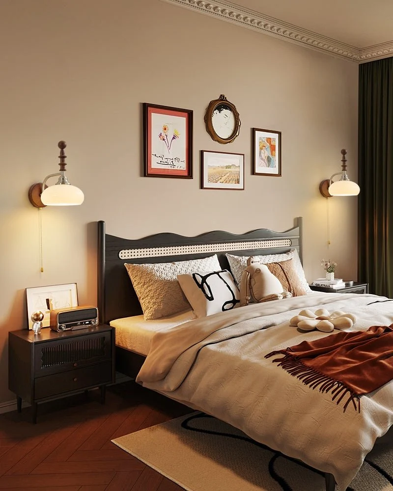 Vintage Wandlamp Met Trekkoord, Walnoot Houten Wandplaat En Opaalglazen Kap | Sansoti
