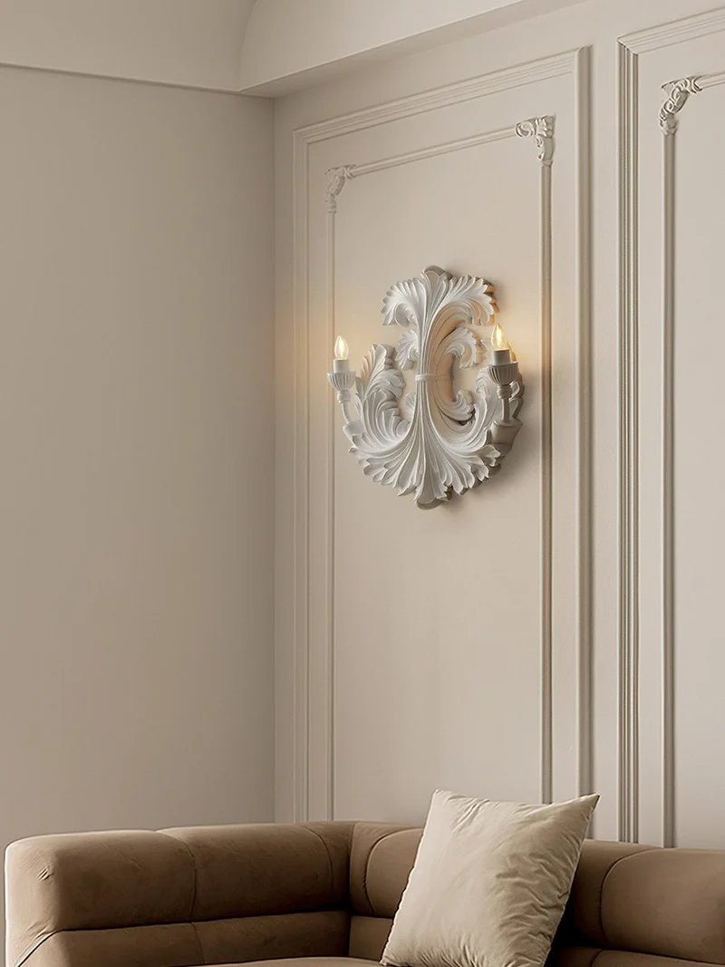 Klassieke Barok Wandlamp Met Florale Gipsdetails En Dubbele Lichtbron Voor Sfeervolle Binnenverlichting | Sansoti