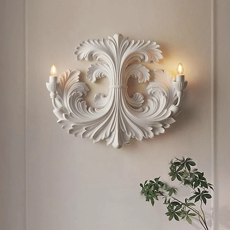 Klassieke Barok Wandlamp Met Florale Gipsdetails En Dubbele Lichtbron Voor Sfeervolle Binnenverlichting | Sansoti