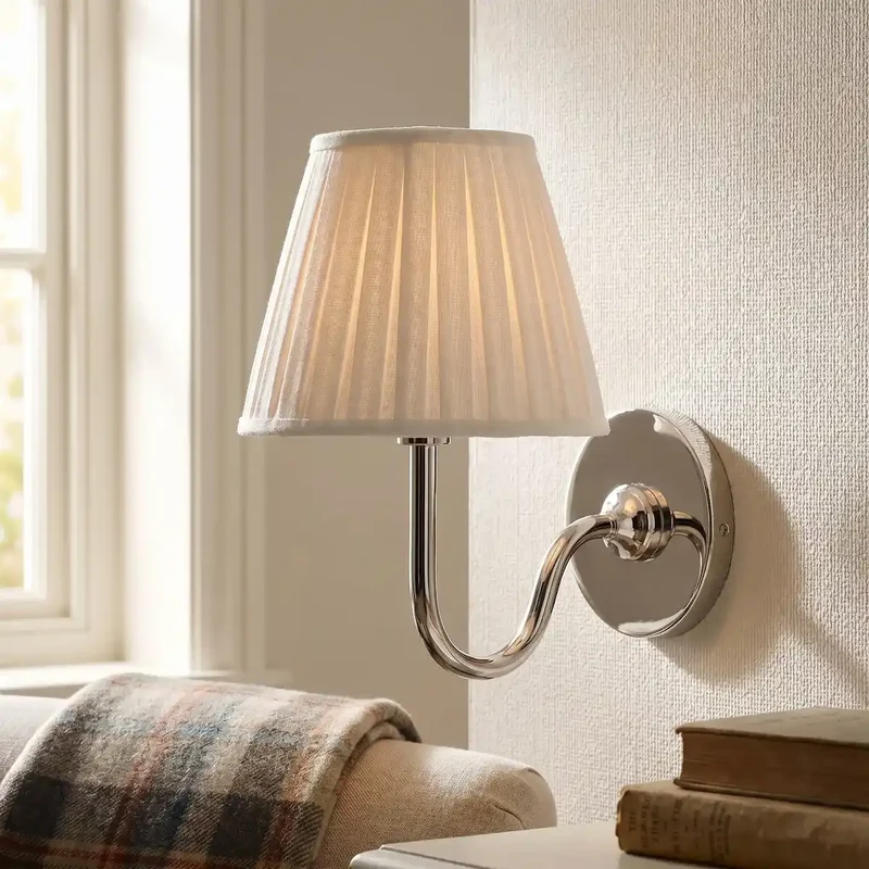 Wandlamp met Plissé Kap – Klassieke Wandverlichting Metaal & Linnen Landelijk Slaapkamer Hal Leeshoek Huis Interieur | Sansoti