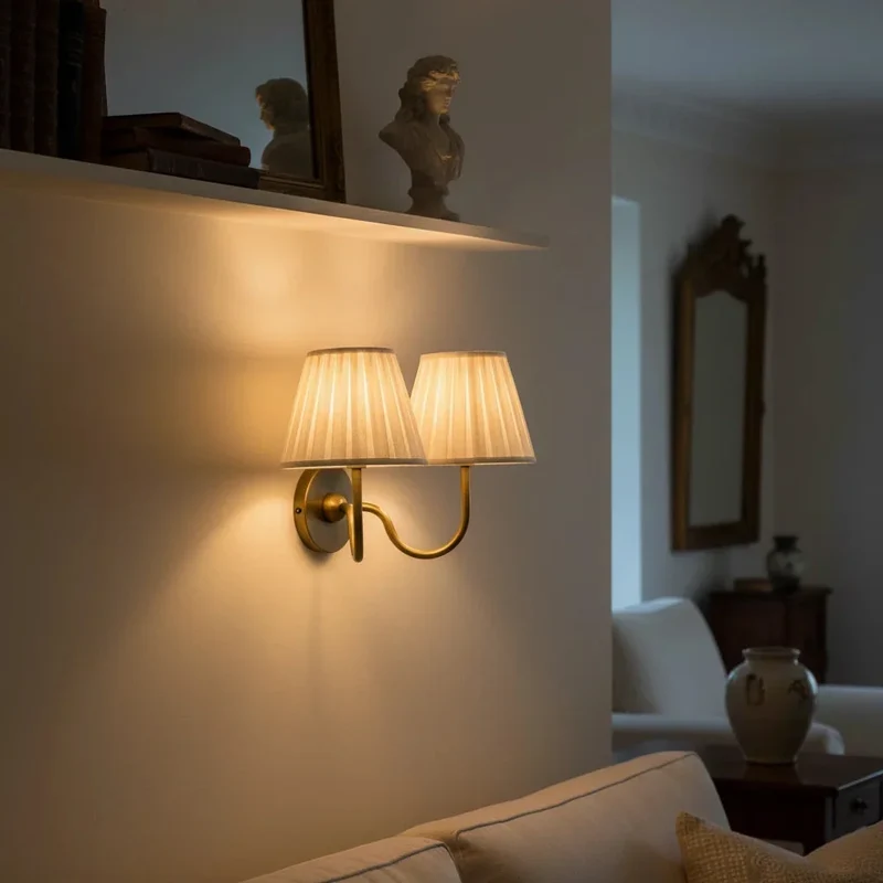 Wandlamp met Plissé Kap – Klassieke Wandverlichting Metaal & Linnen Landelijk Slaapkamer Hal Leeshoek Huis Interieur | Sansoti