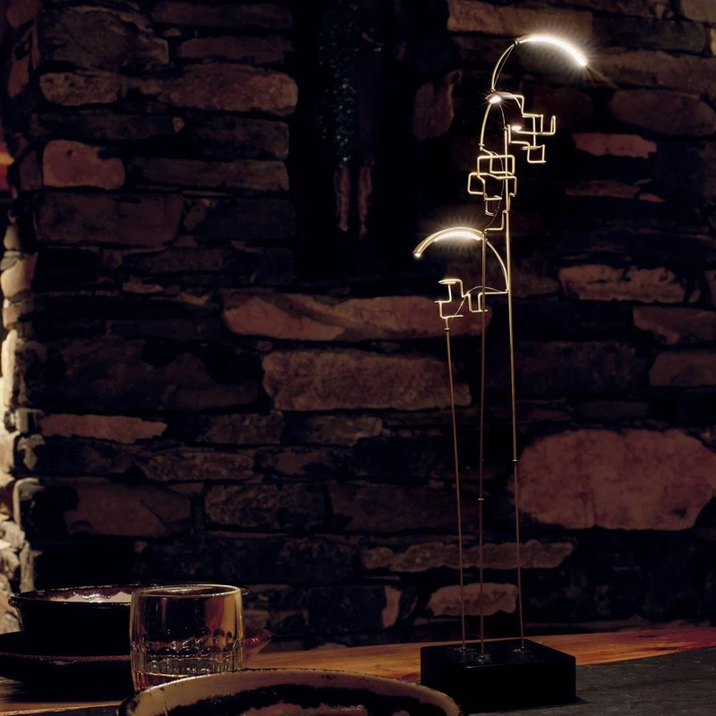 DCWéditions Boucle LED Akku Tischlampe schwarz Gold