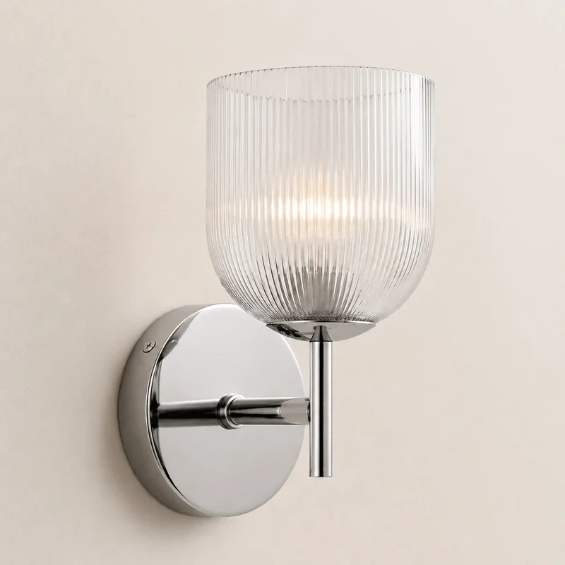 Wandlamp met geribbeld glas en koperen finish voor hal, slaapkamer en badkamer | Sansoti