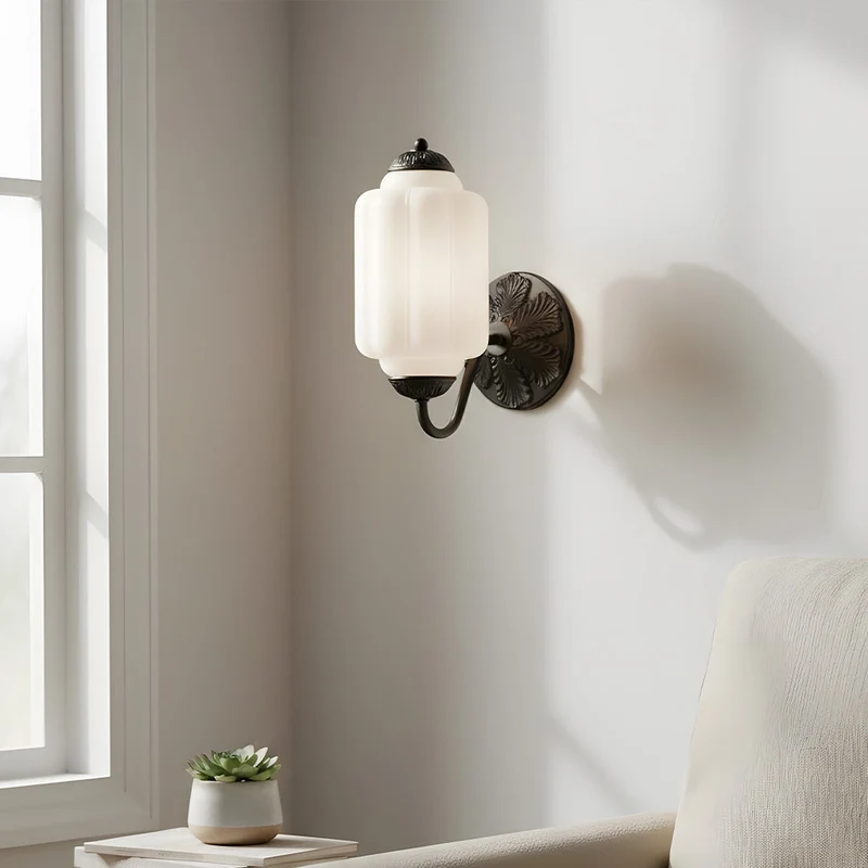Vintage Wandlamp met Melkglas en Geolied Messing – Klassieke Retro Verlichting voor Hal, Slaapkamer, Woonkamer | Sansoti