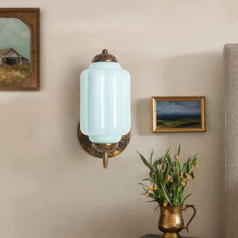 Vintage Wandlamp met Melkglas en Geolied Messing – Klassieke Retro Verlichting voor Hal, Slaapkamer, Woonkamer | Sansoti