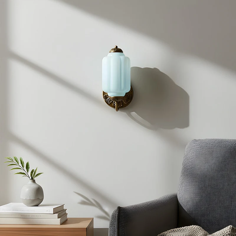 Vintage Wandlamp met Melkglas en Geolied Messing – Klassieke Retro Verlichting voor Hal, Slaapkamer, Woonkamer | Sansoti