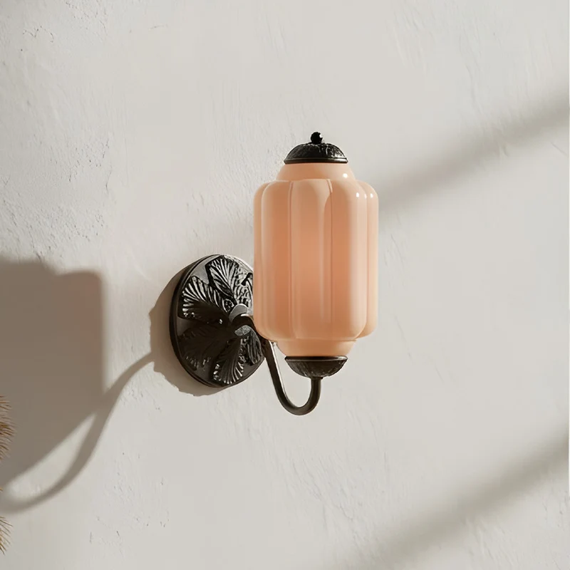 Vintage Wandlamp met Melkglas en Geolied Messing – Klassieke Retro Verlichting voor Hal, Slaapkamer, Woonkamer | Sansoti