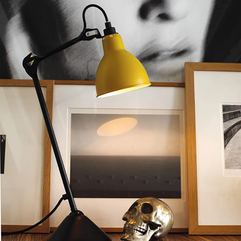 DCWéditions Gras N°205 Tischlampe mit Schirm schwenkbar