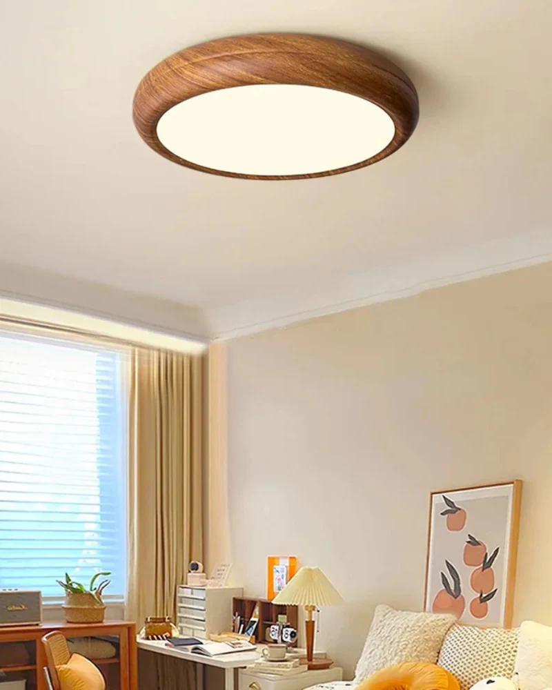 Ronde houten plafondlamp met warm diffuus licht voor serene woonruimtes | Sansoti