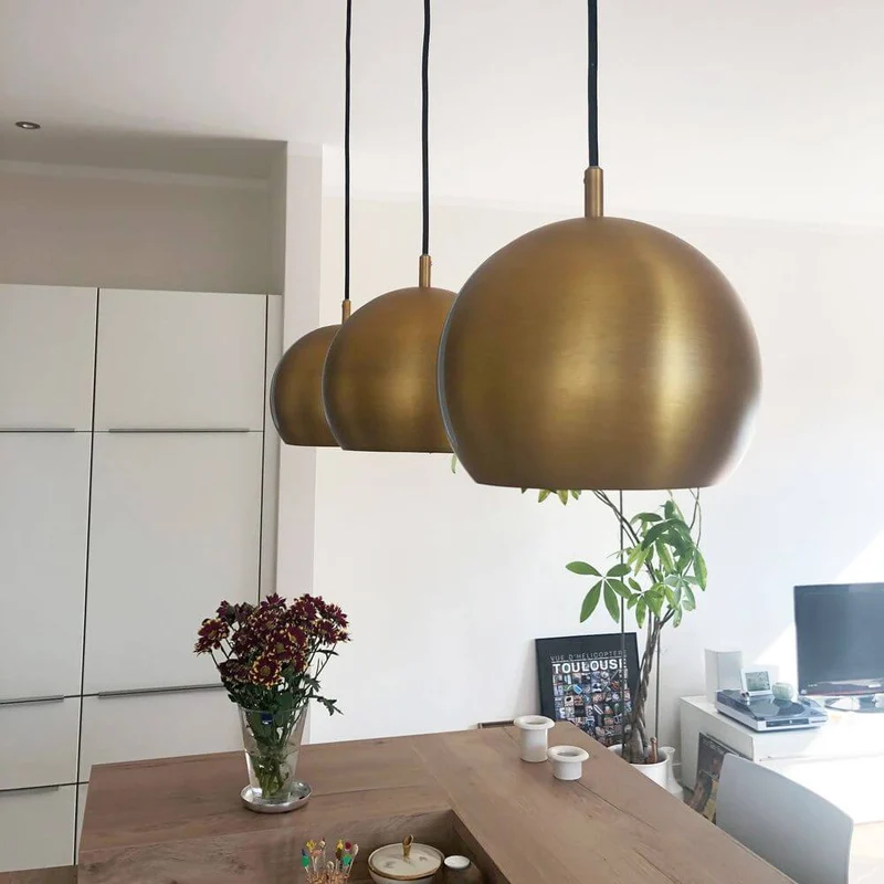 s.luce Ball Esstisch-Hängelampe Ø 30cm drehbarer Schirm 120cm
