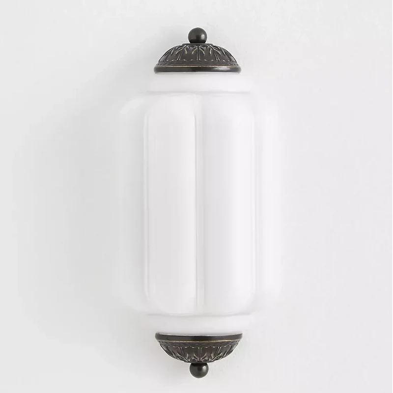 Vintage Wandlamp met Melkglazen Kap en Antieke Afwerking voor Sfeervolle Verlichting | Sansoti