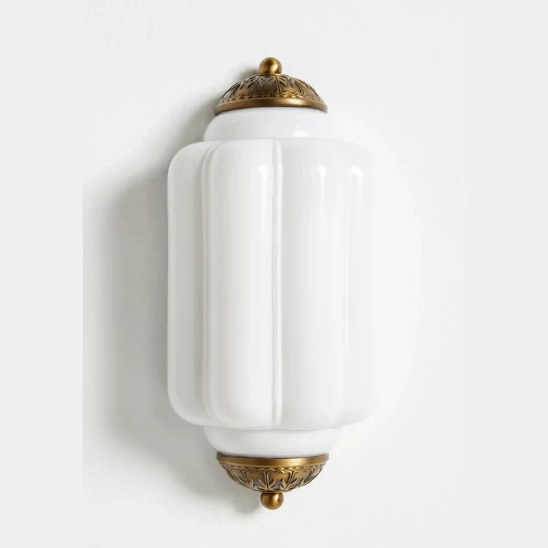 Vintage Wandlamp met Melkglazen Kap en Antieke Afwerking voor Sfeervolle Verlichting | Sansoti