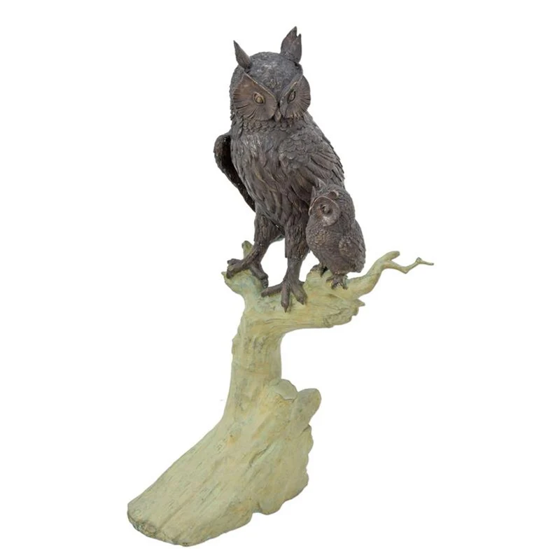 Casa Padrino Luxus Bronze Skulptur Eule mit Jungtier auf Baumstumpf Bronze / Grün 55 x 53 x H. 105 cm - Große Bronzefigur - Deko Figur