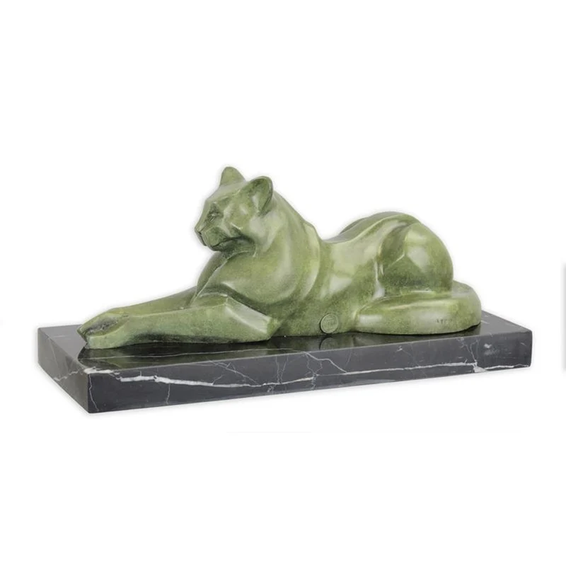 Casa Padrino Luxus Bronzefigur Liegende Raubkatze Grün / Schwarz 14,2 x 35,2 x H. 15,8 cm - Bronze Skulptur mit Marmorsockel - Panther Deko Figur - Tier Skulptur