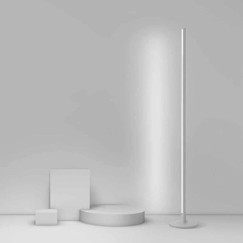 Slanke Staande LED Lamp Dimbaar met Afstandsbediening Aluminium IJzer Acryl Zwart Wit Modern Minimalistisch | Sansoti