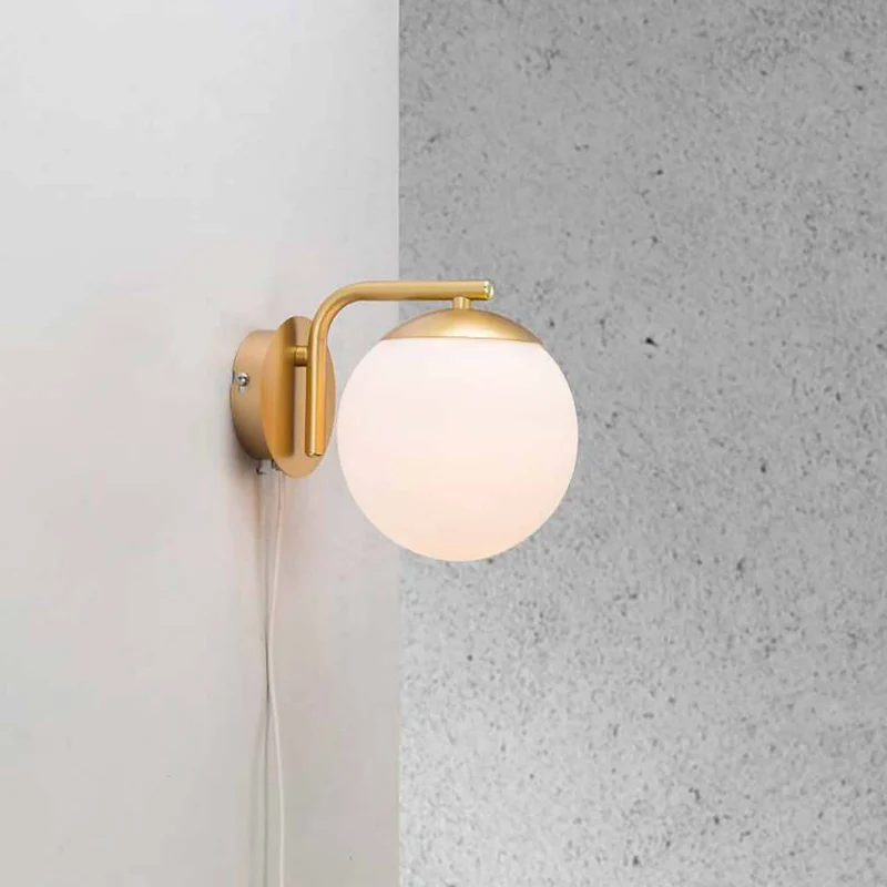 Wandleuchte Grant Messing, Opal Weiß