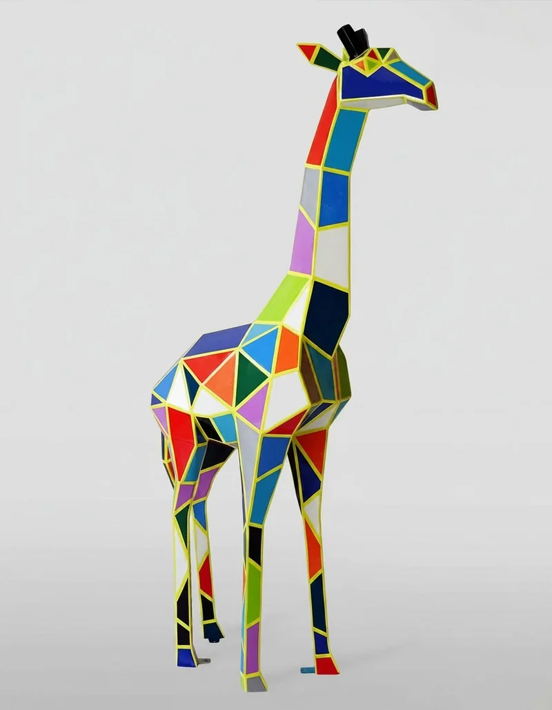 Casa Padrino Luxus Deko Skulptur Giraffe Harlekin Facettierte H. 200 cm - Riesige Gartenskulptur - Lebensgroße Skulptur - XXL Deko Skulptur - XXL Deko Figur