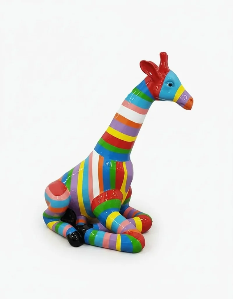 Casa Padrino Luxus Deko Skulptur Giraffe Gestreifte Sitzend H. 80 cm - Deko Skulptur - Deko Figur - Tierfigur - Gartendeko