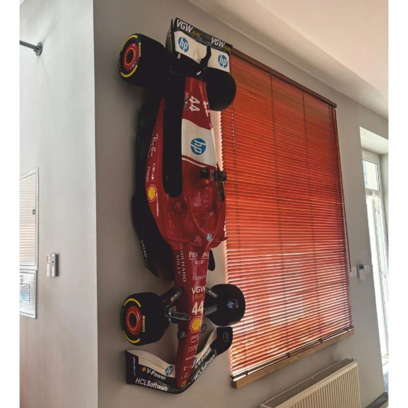 Casa Padrino XXL Deko Formel 1 Rennwagen Rot / Schwarz / Weiß 180 cm - Wanddeko