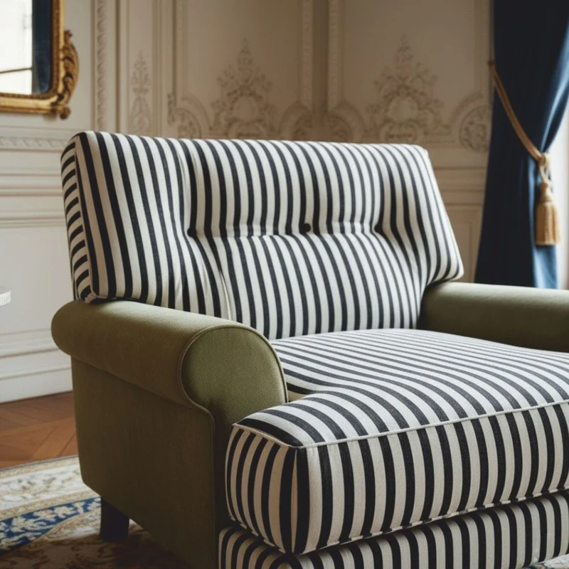 Casa Padrino Luxus Samt Sessel Grün / Weiß Streifen / Schwarz / Messing 105 cm - Wohnzimmer & Hotel Möbel - Luxus Möbel