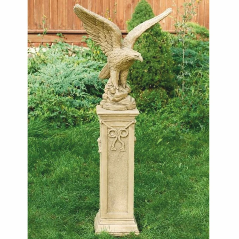 Casa Padrino Barock Garten Deko Adler Skulptur mit Säule Beige H. 134 cm