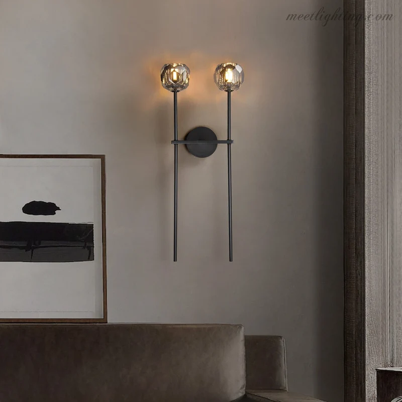 Dubbele Wandlamp met Kristalglazen Bollen Messing 71cm Hoog Handgeslepen Luxe Verlichting Modern Woonkamer | Sansoti