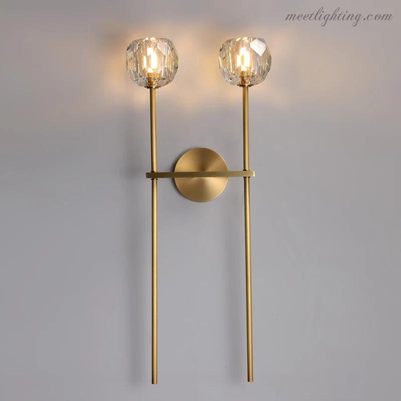 Dubbele Wandlamp met Kristalglazen Bollen Messing 71cm Hoog Handgeslepen Luxe Verlichting Modern Woonkamer | Sansoti