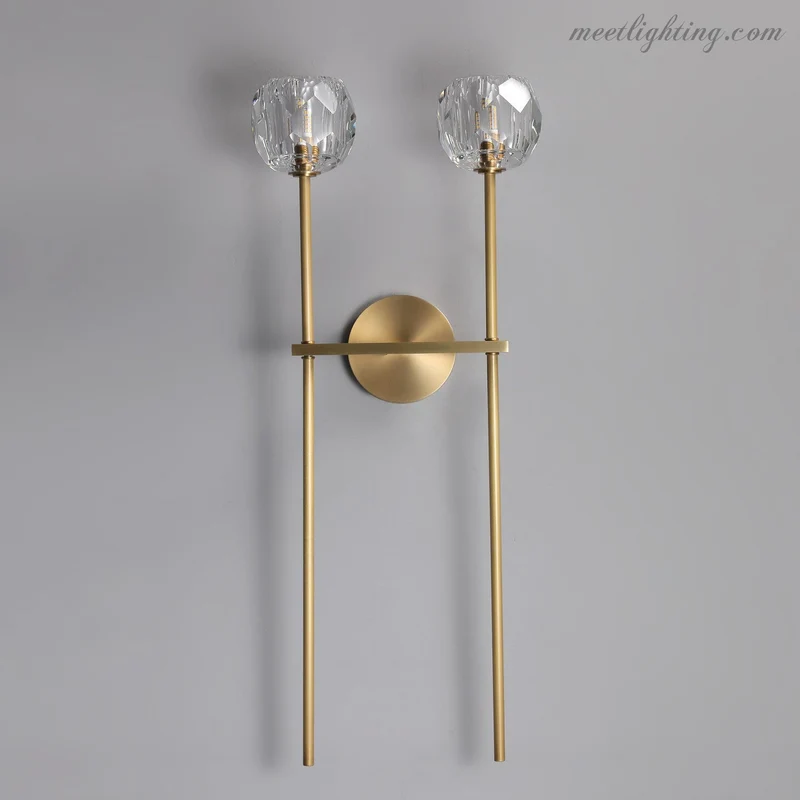 Dubbele Wandlamp met Kristalglazen Bollen Messing 71cm Hoog Handgeslepen Luxe Verlichting Modern Woonkamer | Sansoti