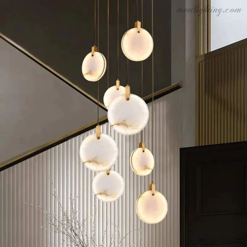 Trapgat Kroonluchter Albast Messing Hoog Plafond Lichtkoker Hangverlichting Meerdere Lichtpunten Luxe | Sansoti