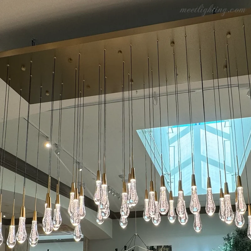 Lineaire Kroonluchter met Verstelbare LED-lampen Geschikt voor Eetkamer en Keuken Handgemaakt Glas Modern Design | Sansoti