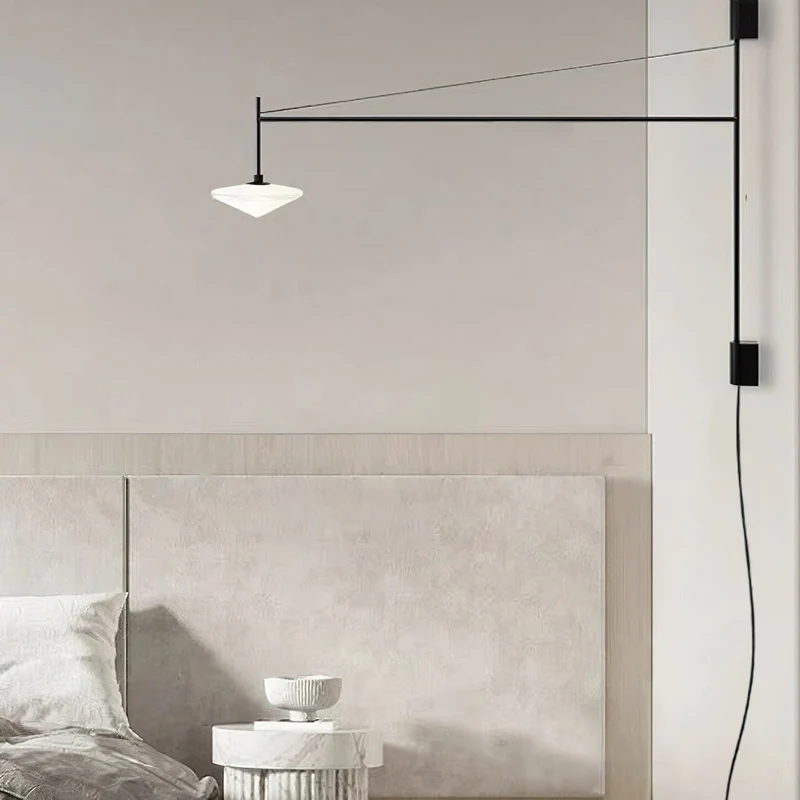 Verstelbare Wandlamp met Zwenkarm | Mondgeblazen Glazen Kap | Stekkermodel | Sansoti