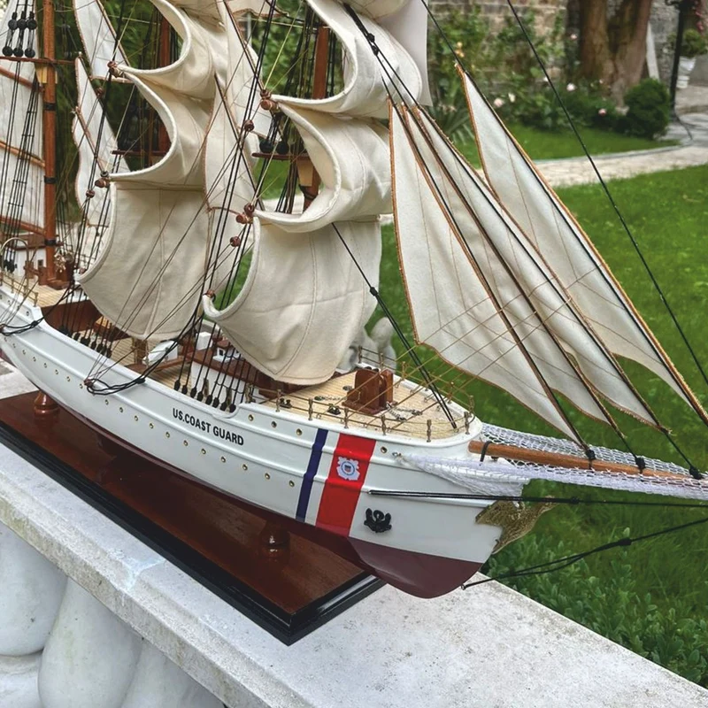 Casa Padrino Deko Segelschiff US Coast Guard Weiß / Braun 97 cm - Modellschiff