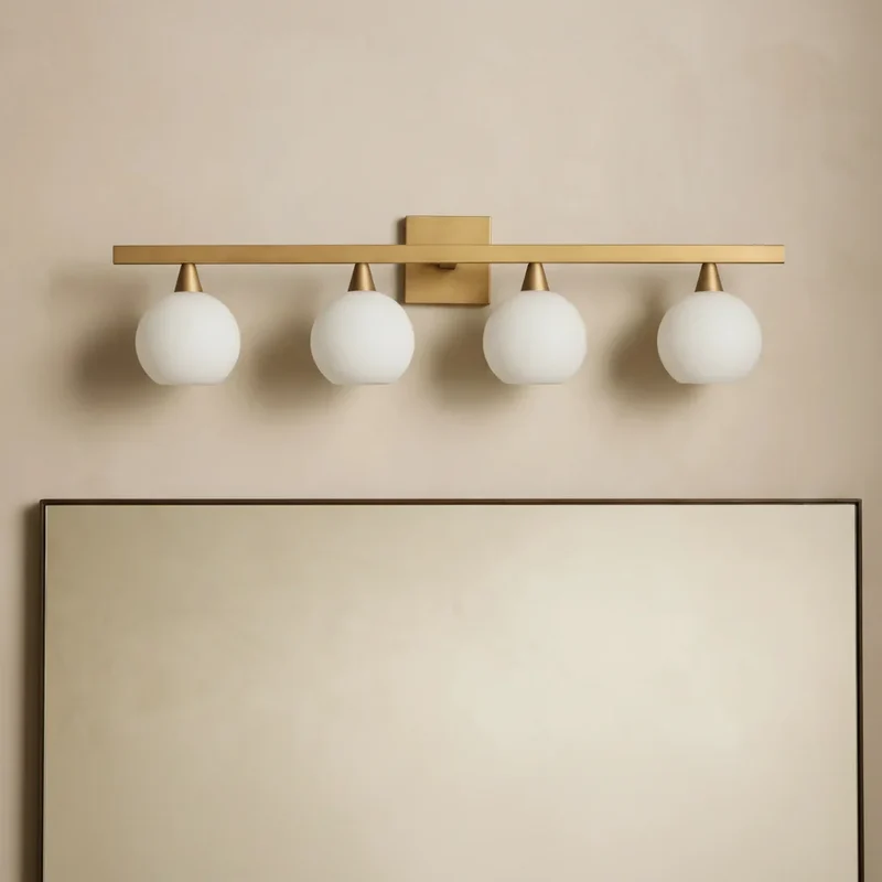 Wandlamp met Vier Albast Lampenkapjes en Messing Frame voor Sfeervolle Verlichting in Woonkamer of Slaapkamer | Sansoti